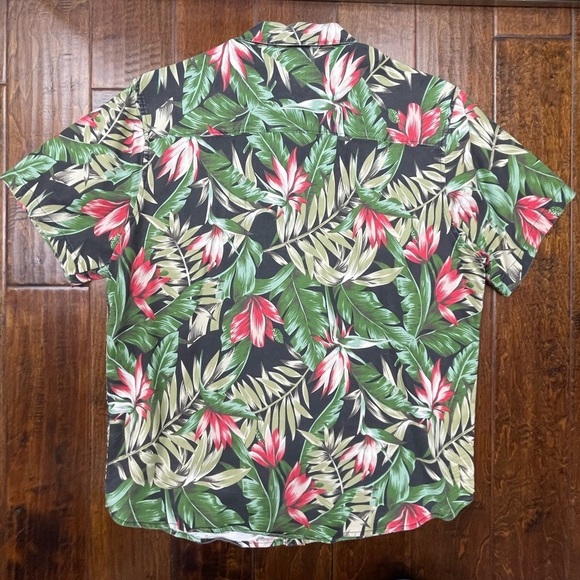 HUF Other - Mens short sleeve Hawaiian print shirt in black, green, red by HUF size large.